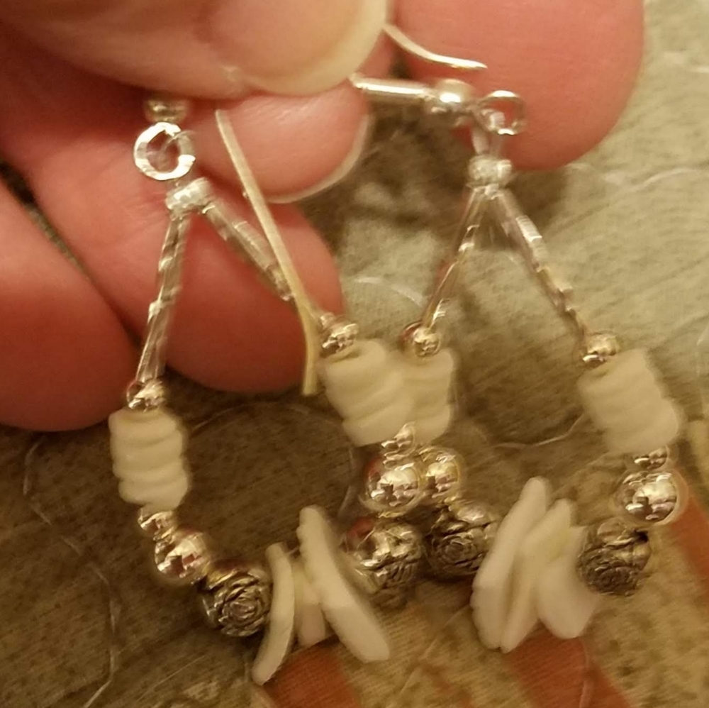 Pretty white and silver dangly handmade earringsPlease go to my page and see ot - Picture 12 of 12